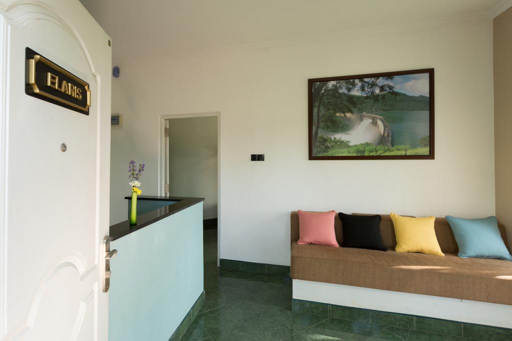Shalom Residence Канди Экстерьер фото
