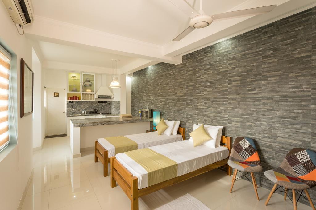 Shalom Residence Канди Экстерьер фото